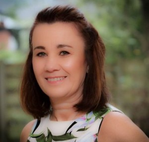 Hilary Garratt Bio Pic
