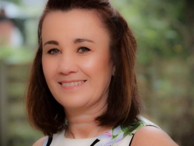 Hilary Garratt Bio Pic